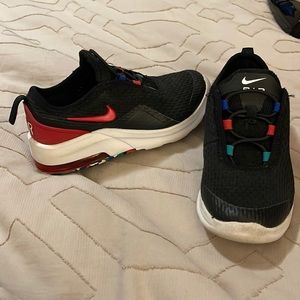 COPY - Gently worn Nike Air boys tennis shoes